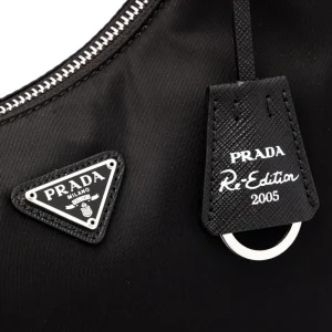 Best Re-Nylon ' Re-Edition 2005' bag Shoulder Bags