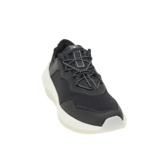 Online Travel Essential Sneakers